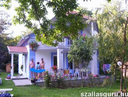   - Angela Farm Naturista Camping és Bungalow Nemesbük