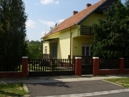   - Farsang Apartmanház Zalakaros