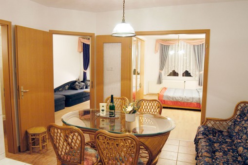   - Azur & Smaragd Apartmanház Zalakaros