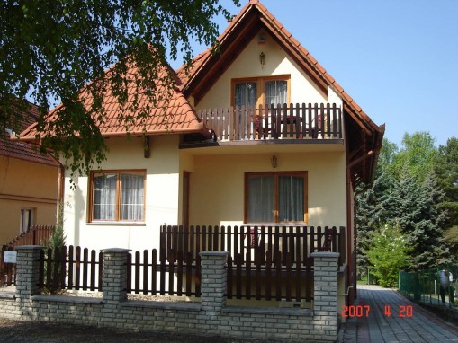   - Villa-Rosa Apartmanok Zalakaros