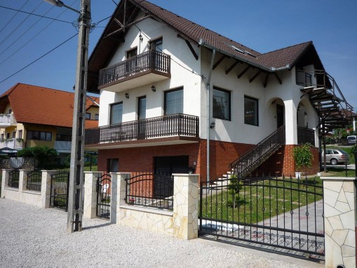   - Apartmanház Royal Hévíz