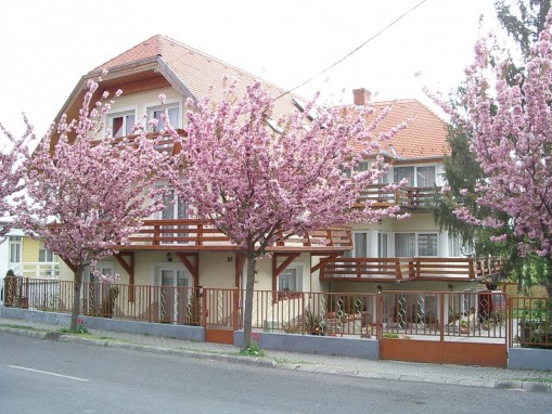   - Villa Lux Hévíz