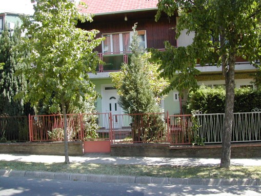   - Rózsa Apartman Hévíz