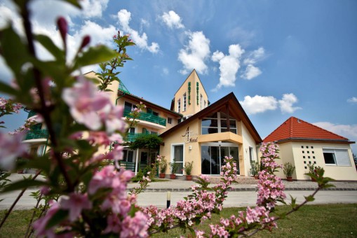   - AquaTherm Hotel Zalakaros