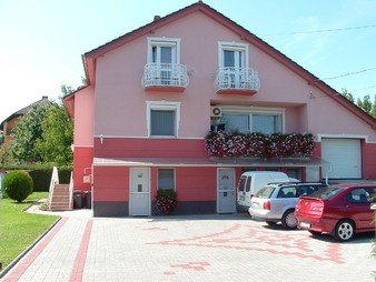   - Halász Apartman Zalakaros