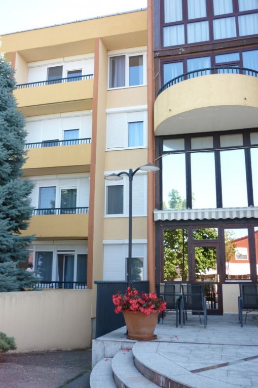   - Hévízi Pihenés Apartman